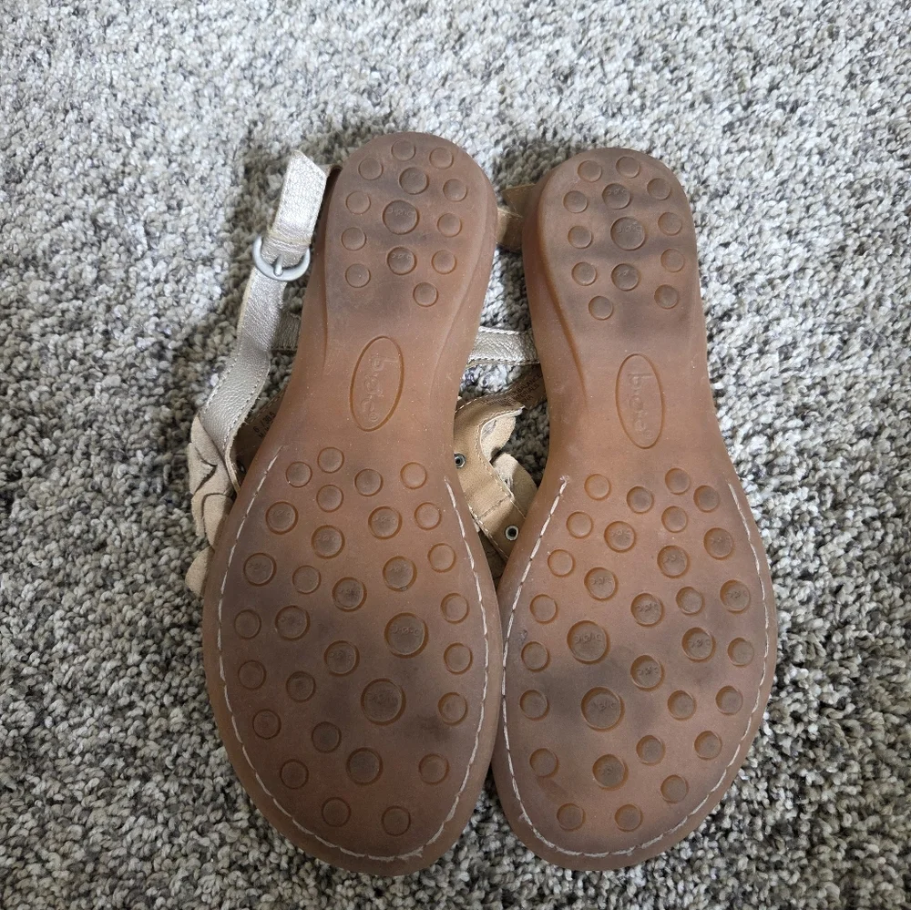 B.O.C. Women's BOC by BORN Champagne Gold‎ Thong Leather Flower Sandals Size 6 - Picture 9 of 9